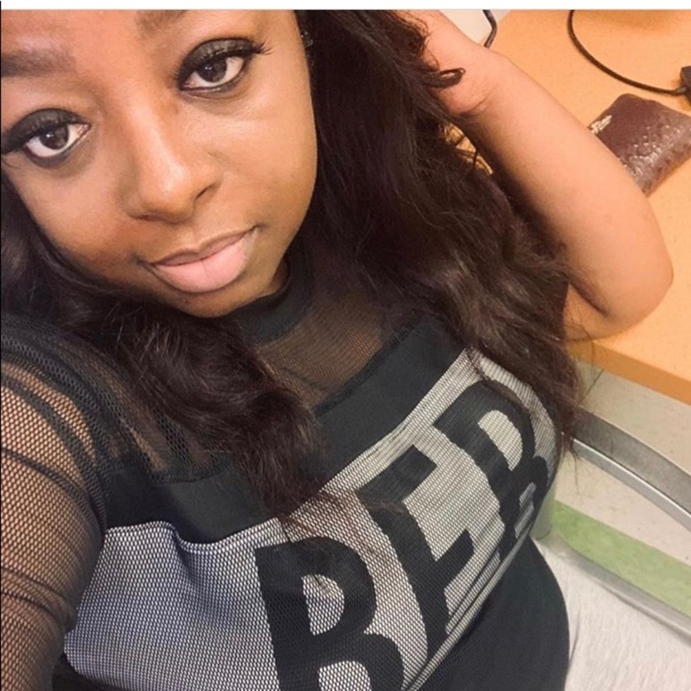 Meet your Posher, Dee